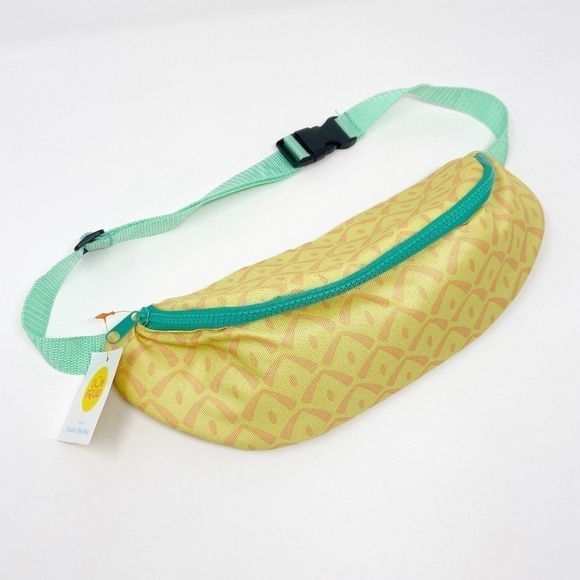 SUN SQUAD | Yellow Pineapple Cooler Hip Bag Fanny - Picture 1 of 9